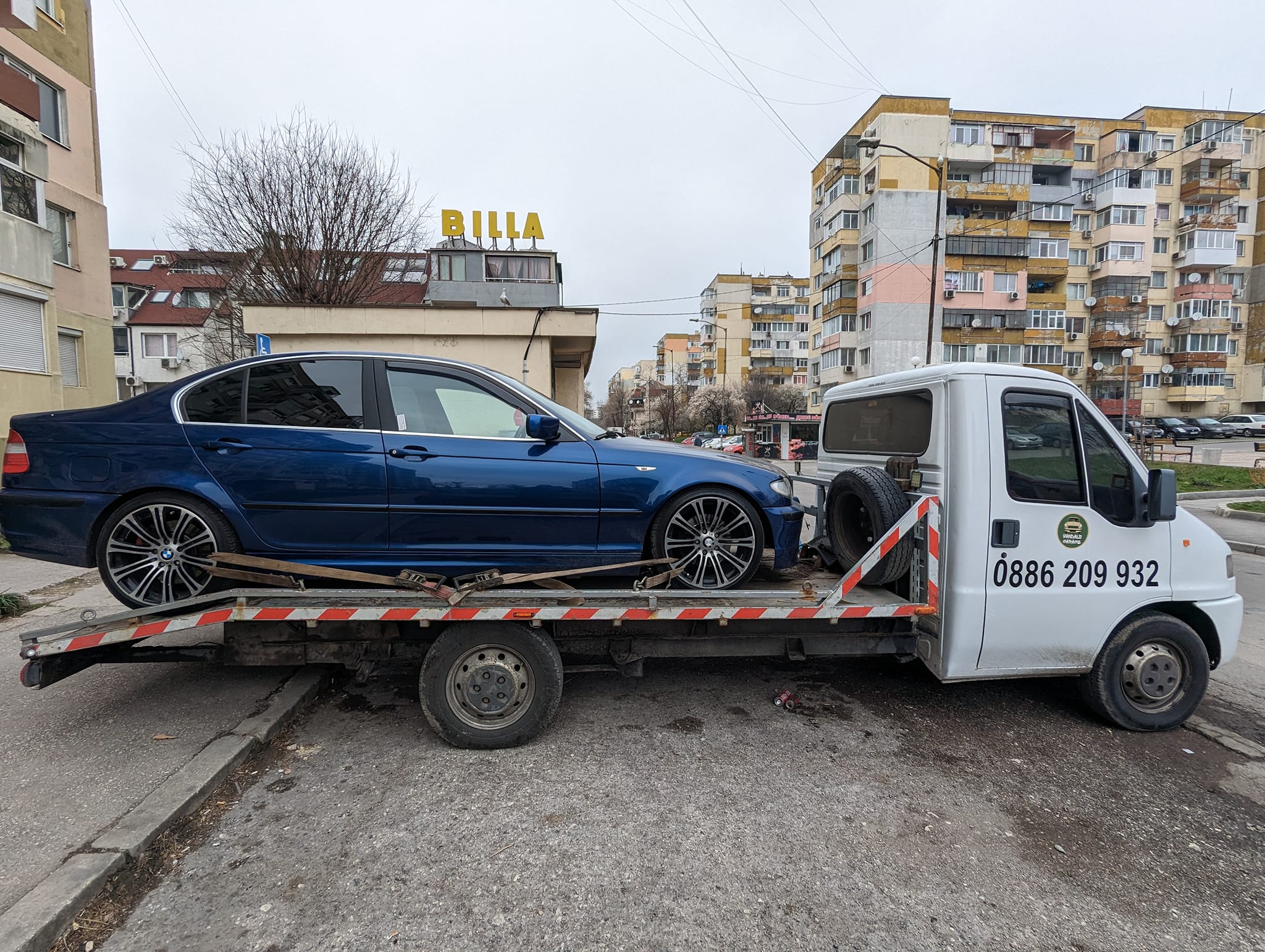 Пътна помощ за катастрофирали автомобили